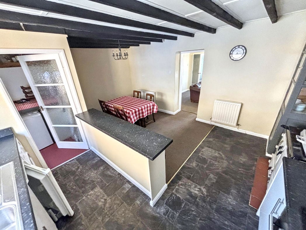 Property image 5 of 18