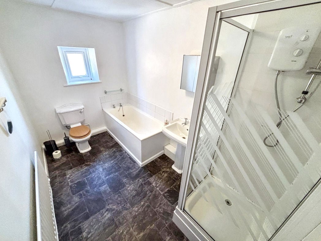 Property image 13 of 18