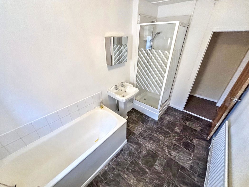 Property image 14 of 18