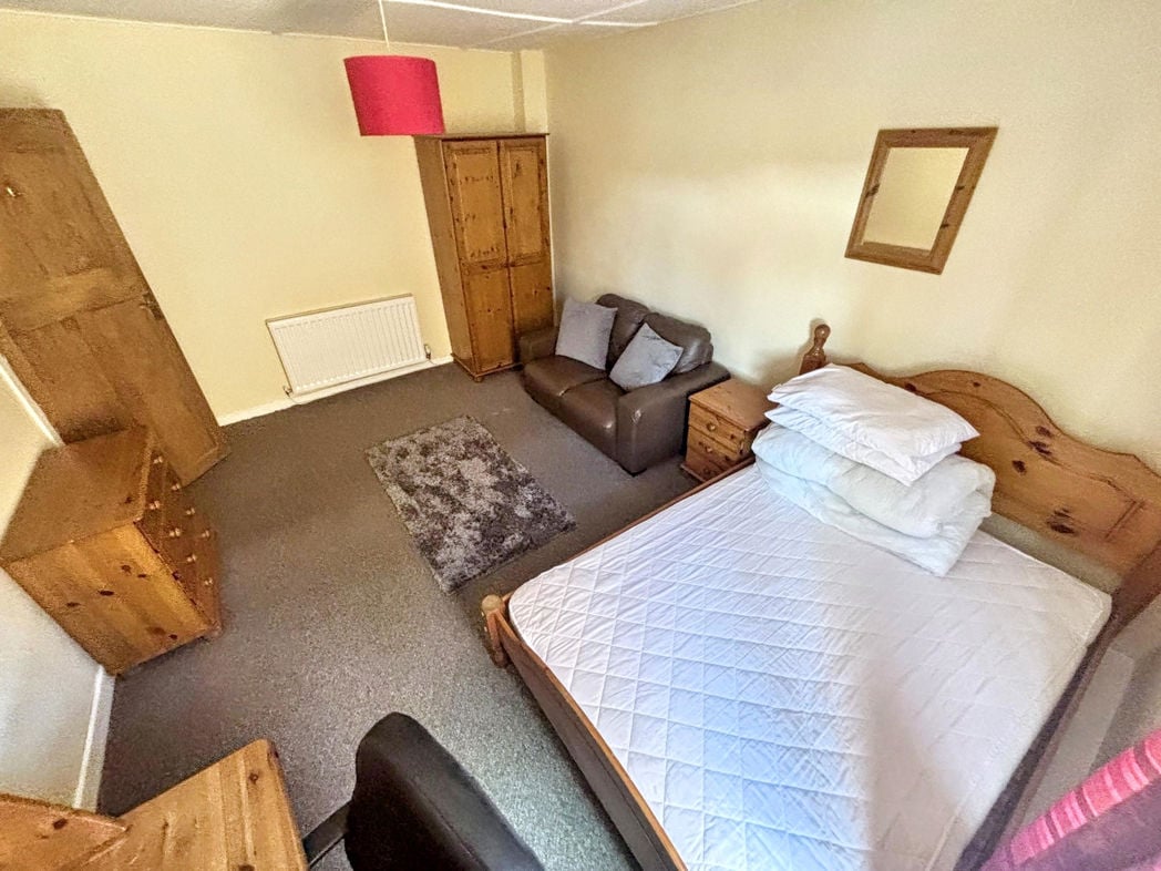 Property image 12 of 18