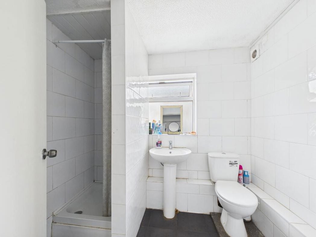 Property image 5 of 6