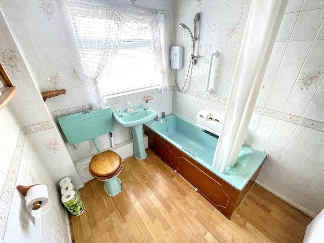 Property image 5 of 8