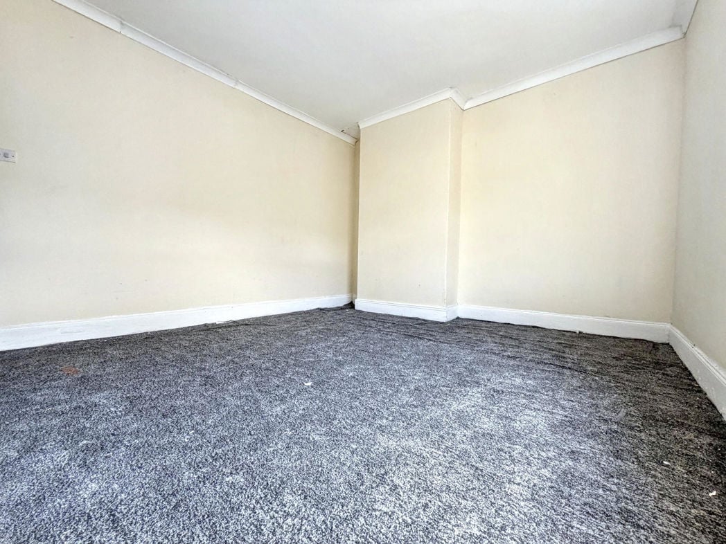 Property image 6 of 9
