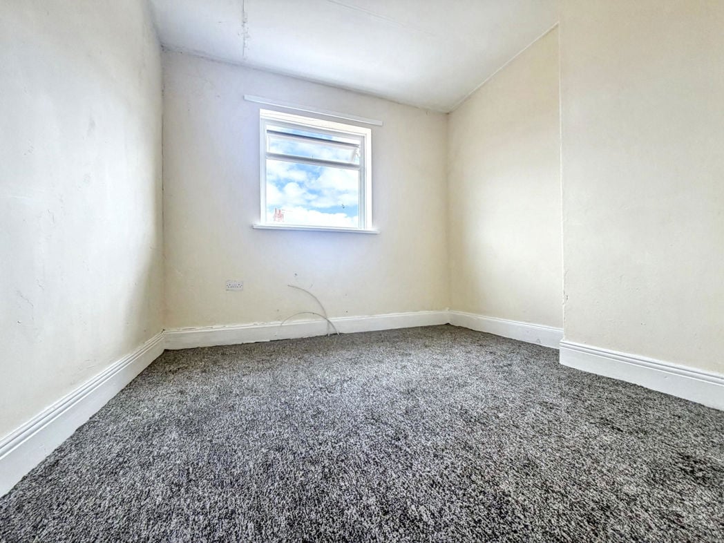 Property image 7 of 9