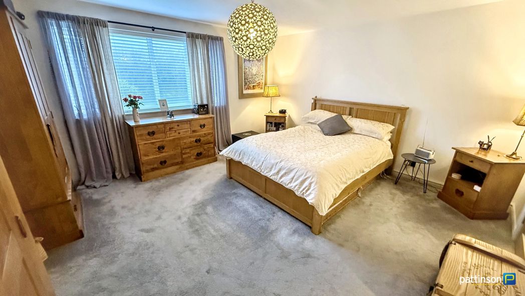 Property image 27 of 44