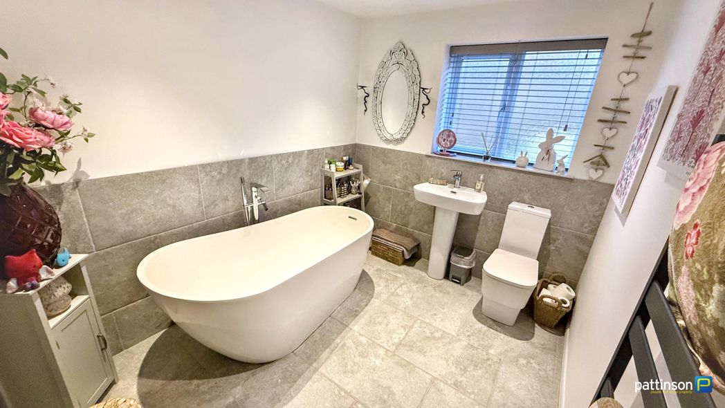 Property image 3 of 44