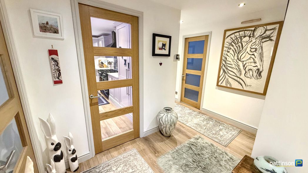 Property image 6 of 44