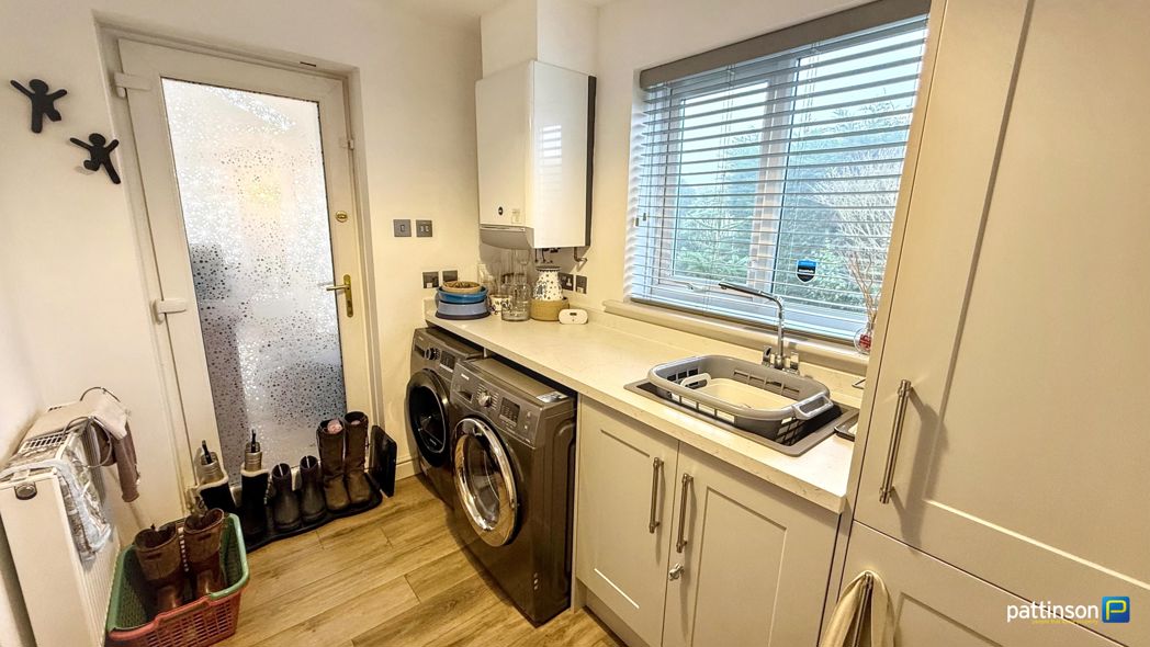 Property image 25 of 44