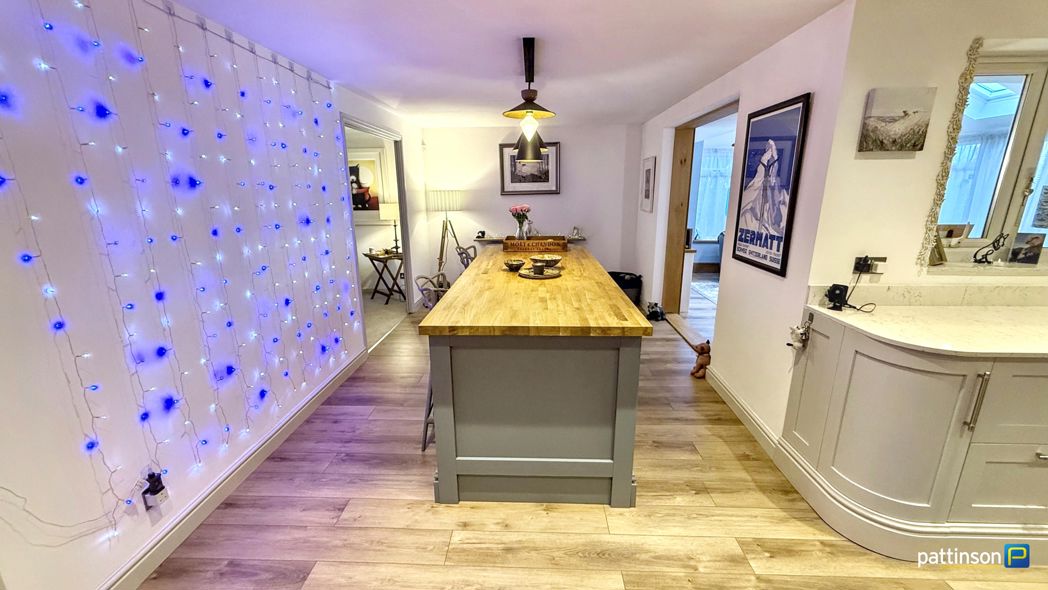 Property image 16 of 44