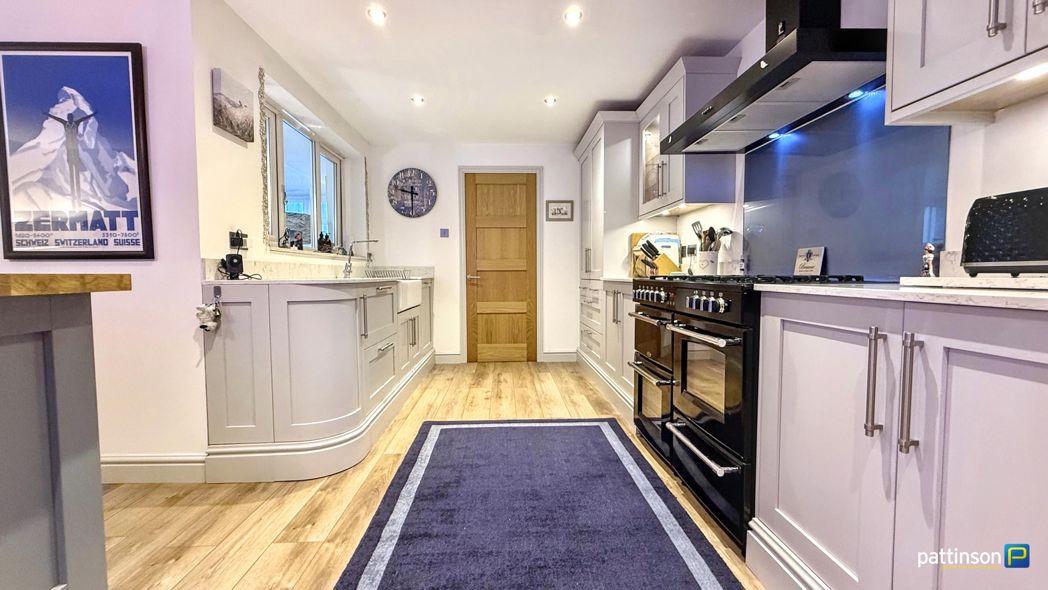 Property image 14 of 44