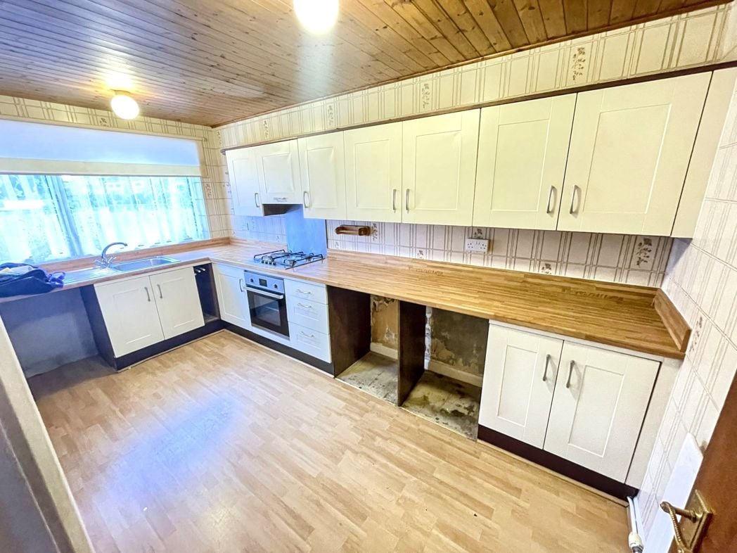 Property image 3 of 11