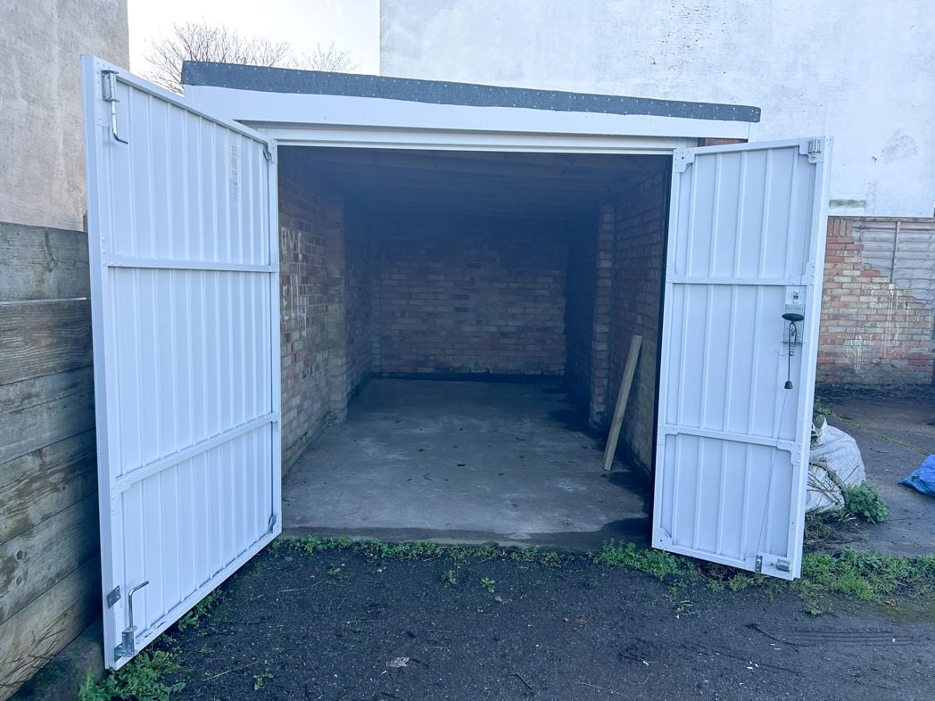 Property image 1 of 3