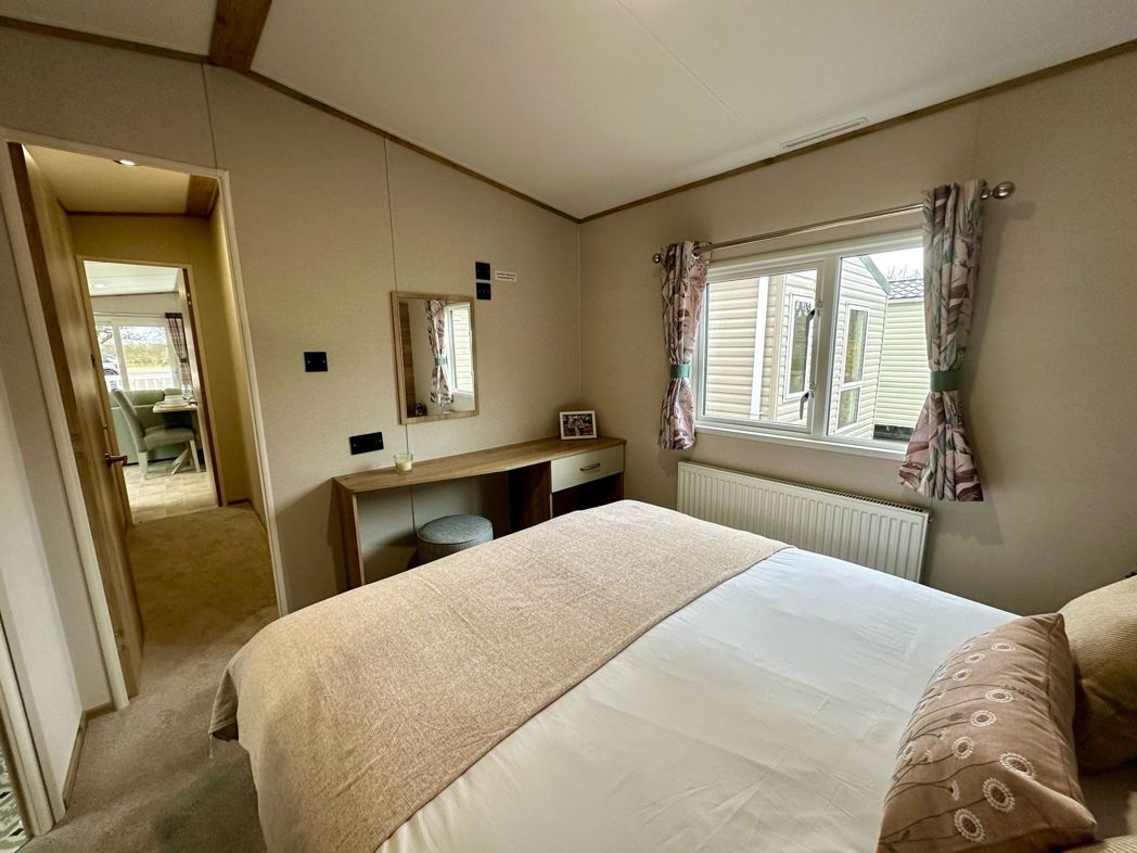Property image 5 of 12