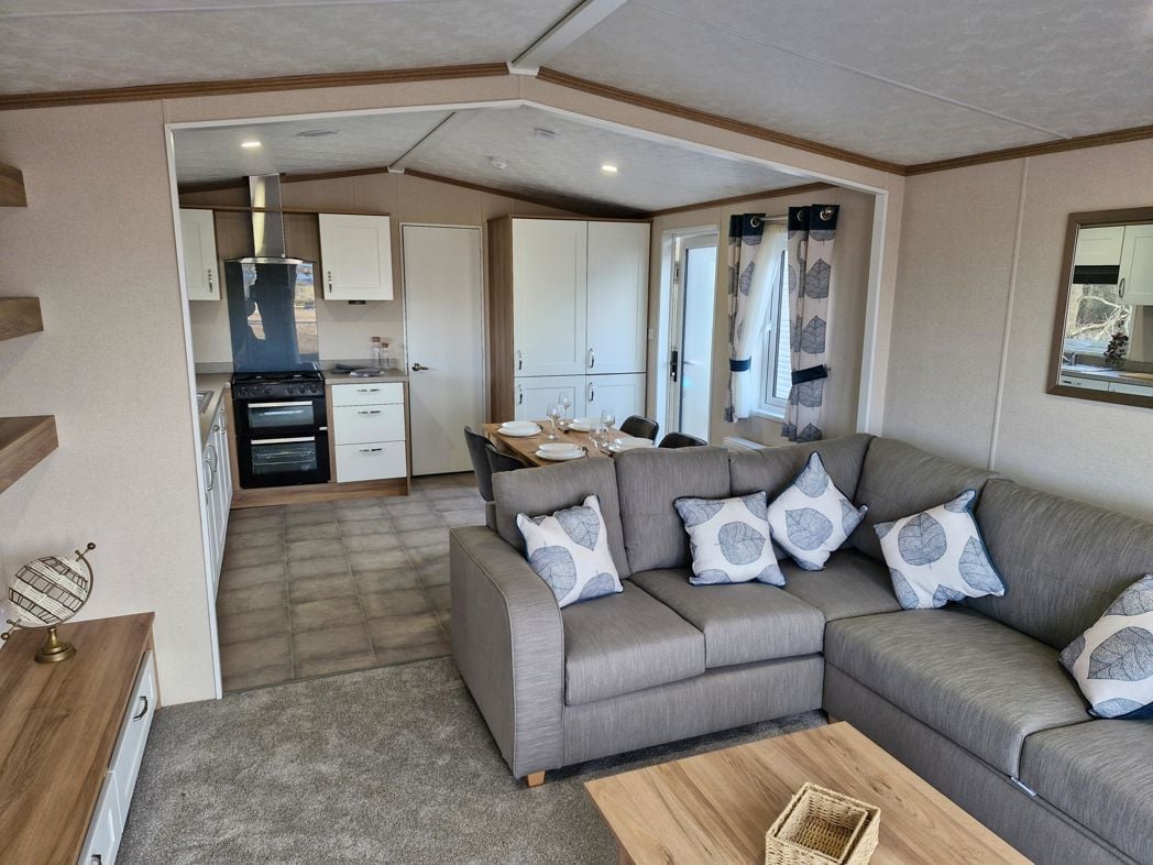 Property image 2 of 9