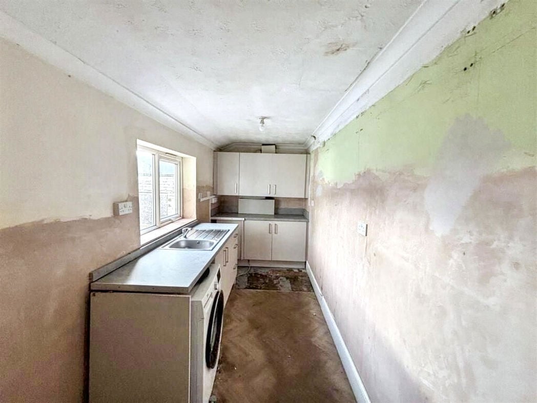 Property image 3 of 16