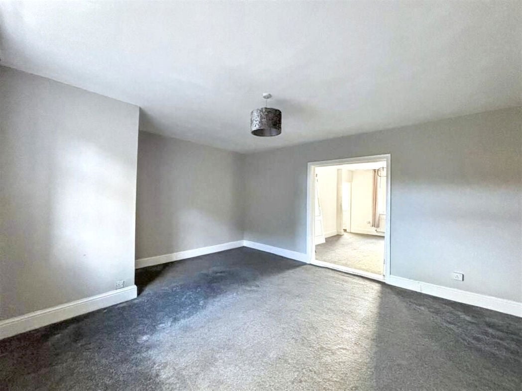 Property image 4 of 16