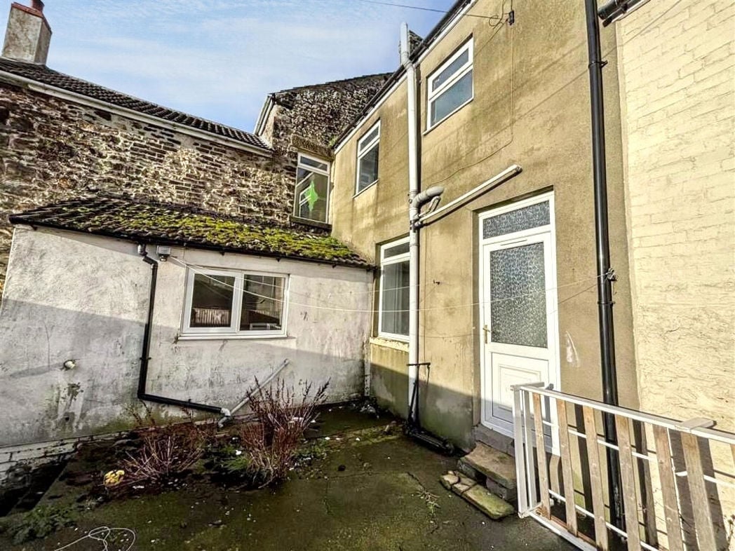 Property image 12 of 16