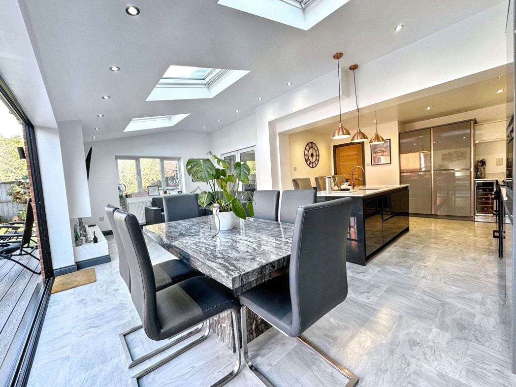 Property image 4 of 33