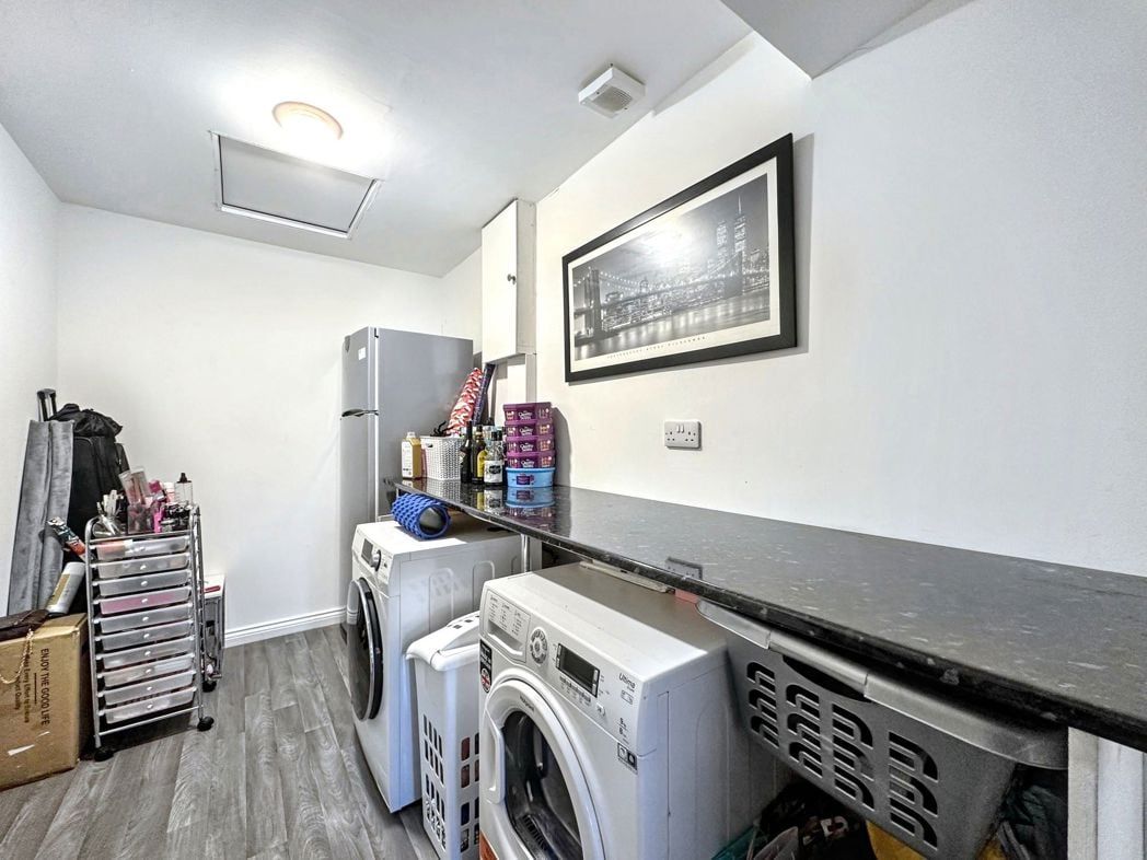 Property image 24 of 33