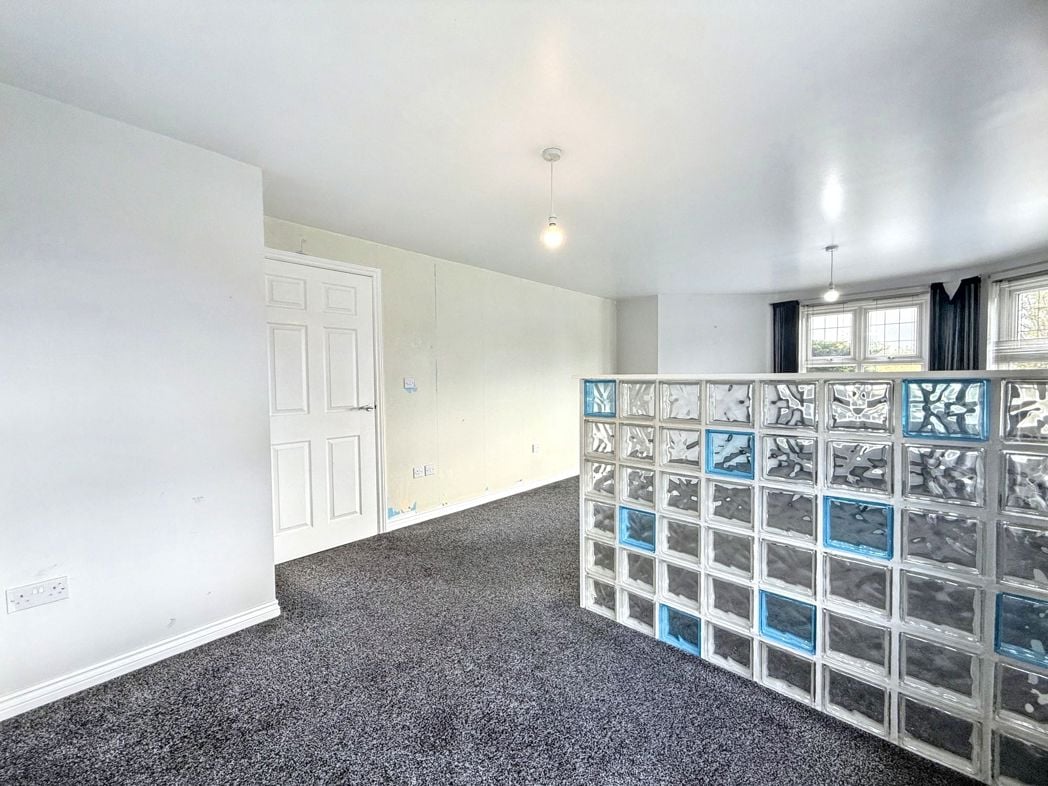 Property image 10 of 18