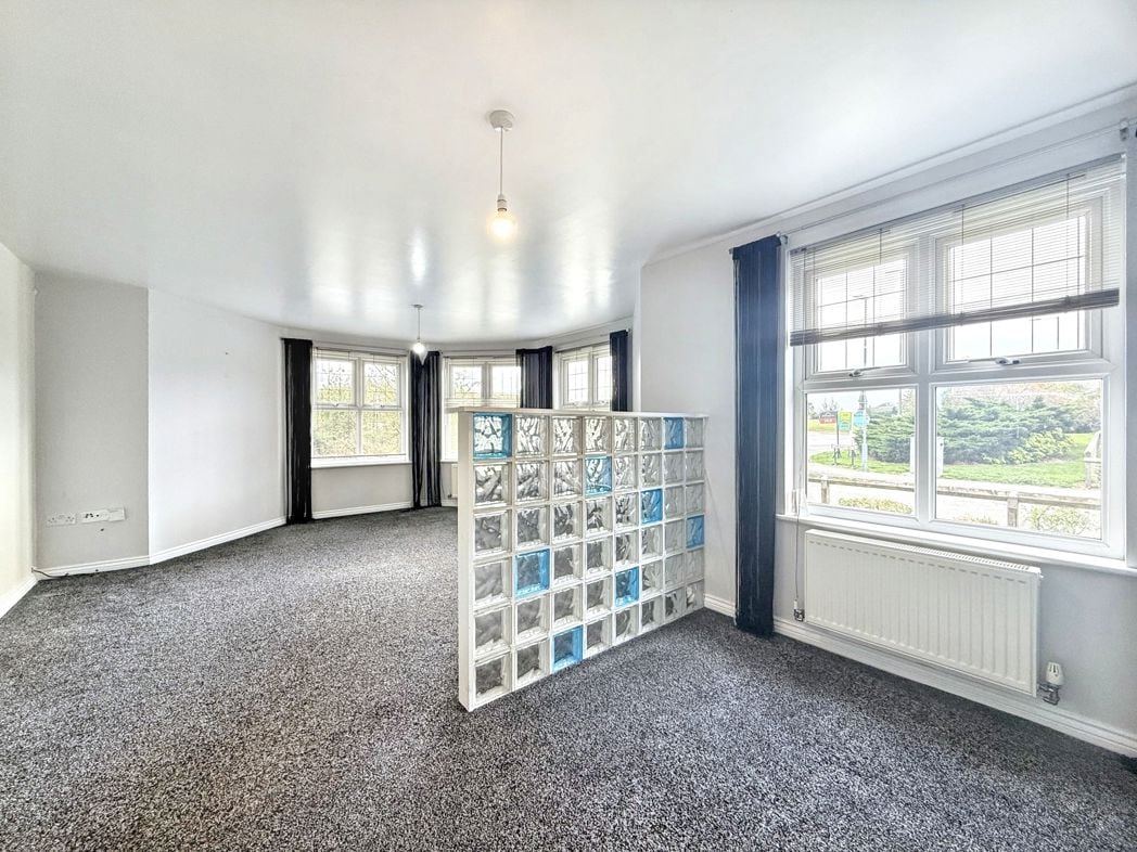 Property image 8 of 18