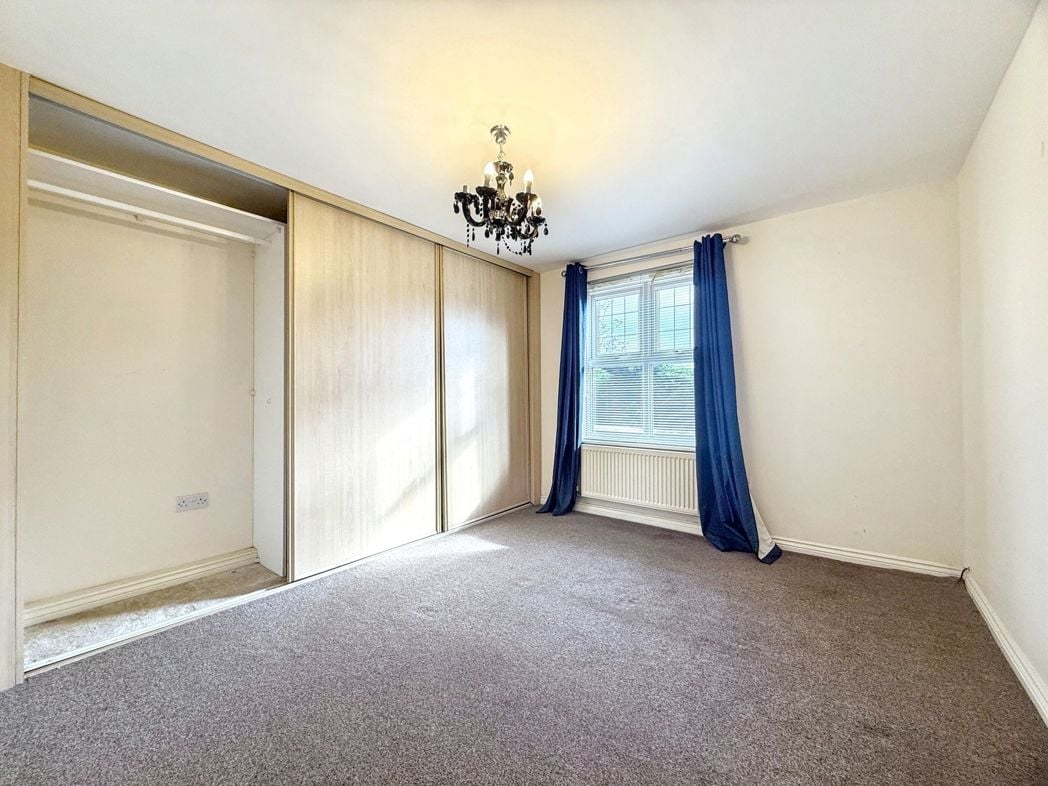 Property image 12 of 18