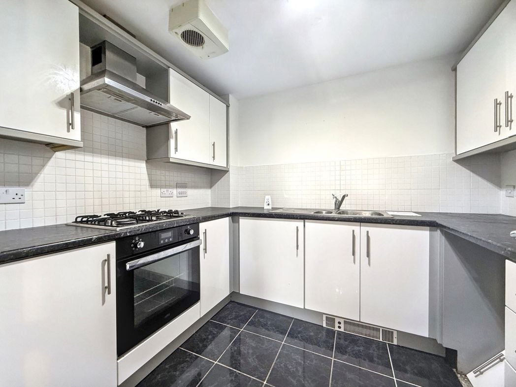 Property image 5 of 18