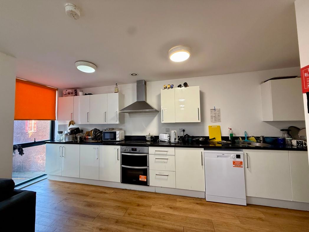 Property image 2 of 15
