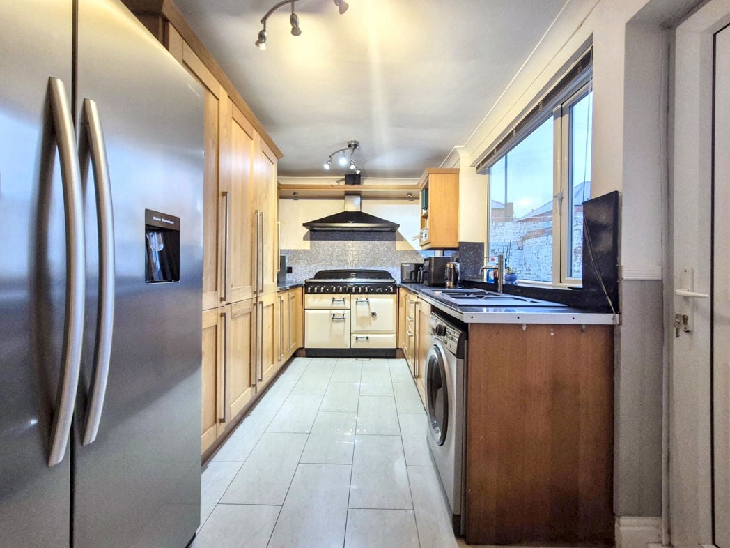 Property image 11 of 26
