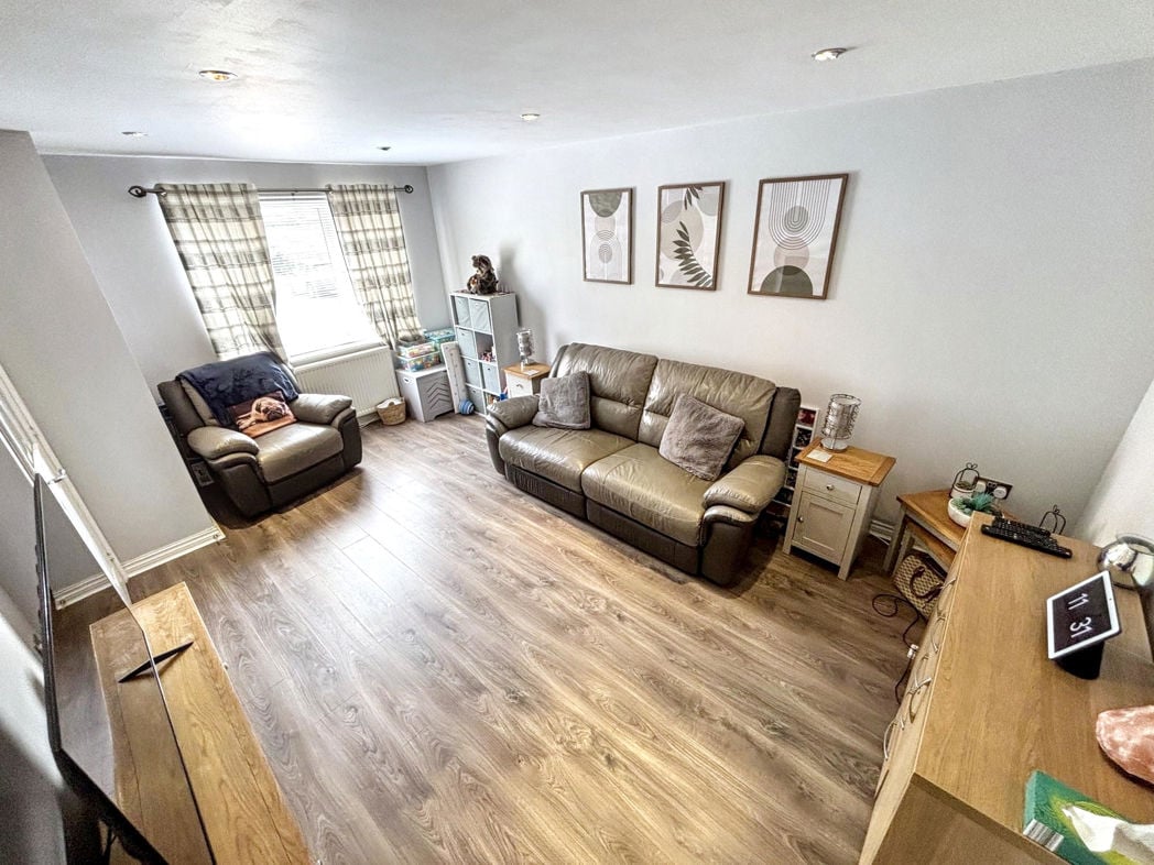 Property image 2 of 17