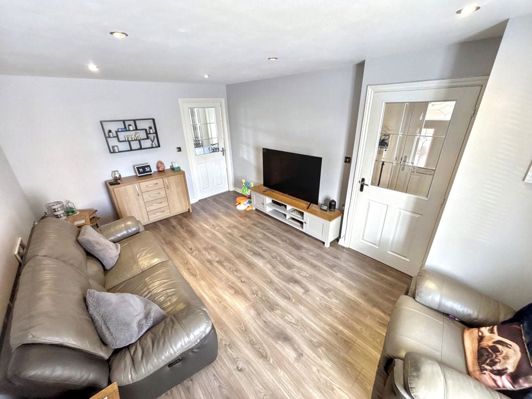 Property image 4 of 17