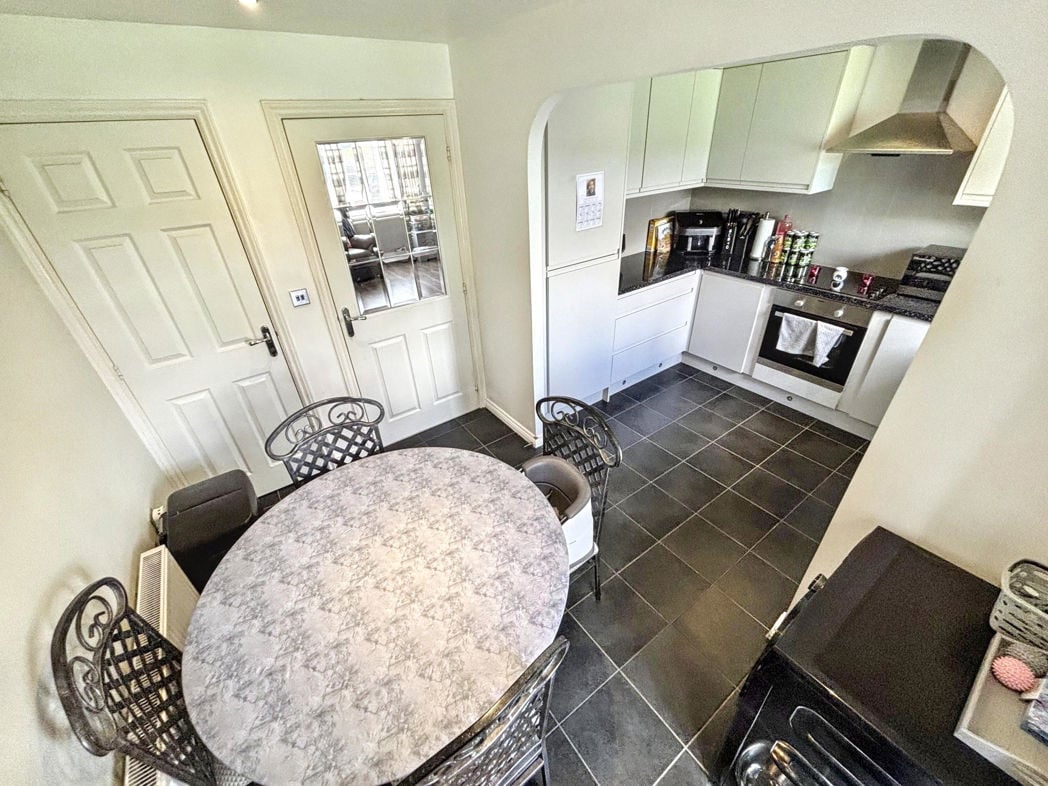 Property image 5 of 17