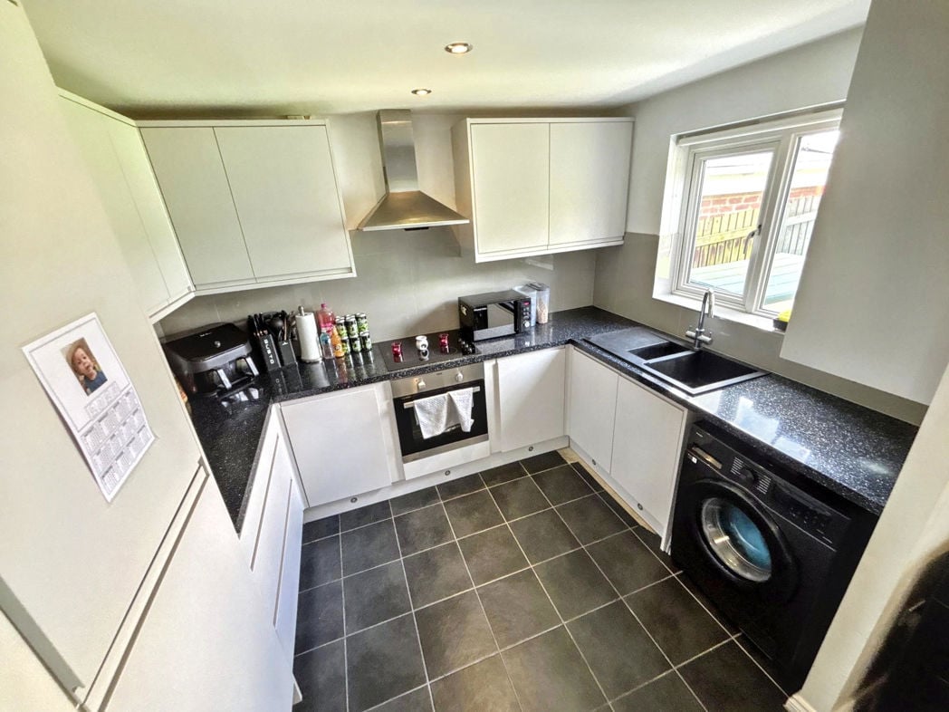 Property image 7 of 17