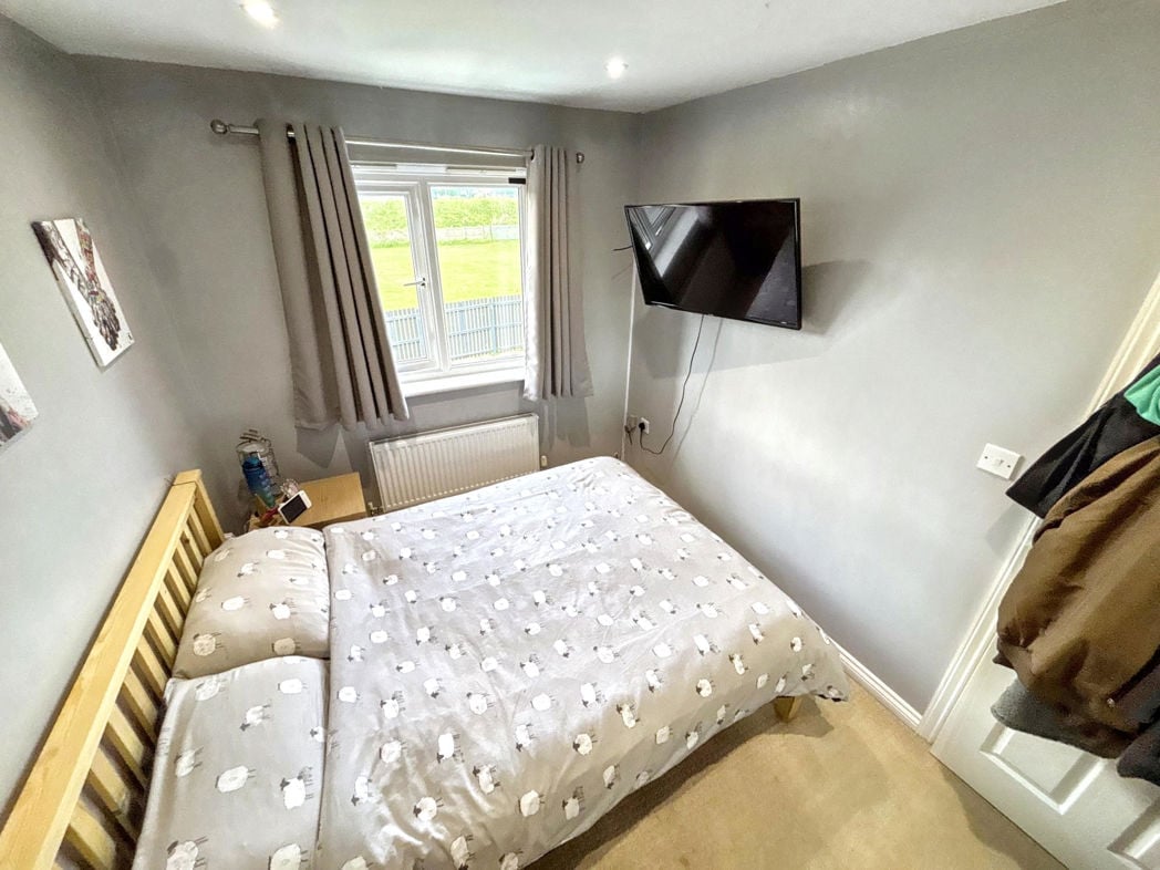 Property image 10 of 17
