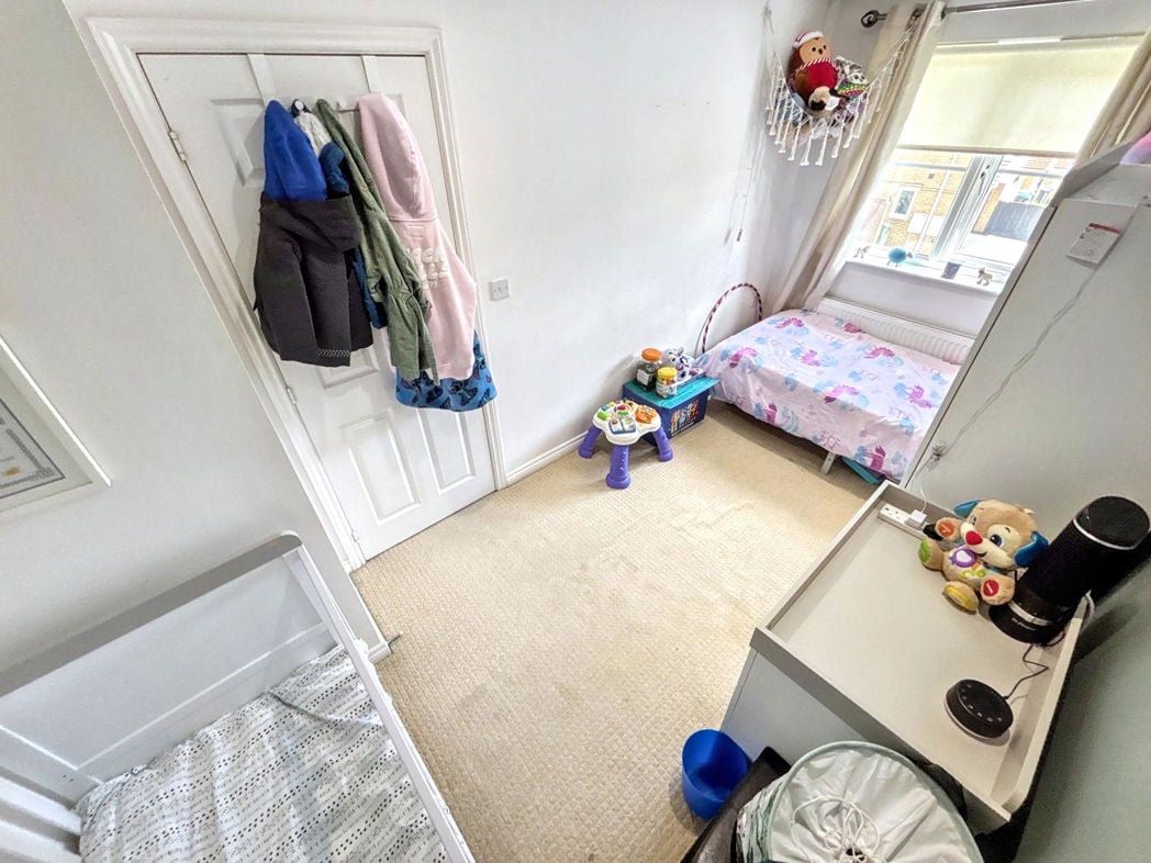 Property image 11 of 17