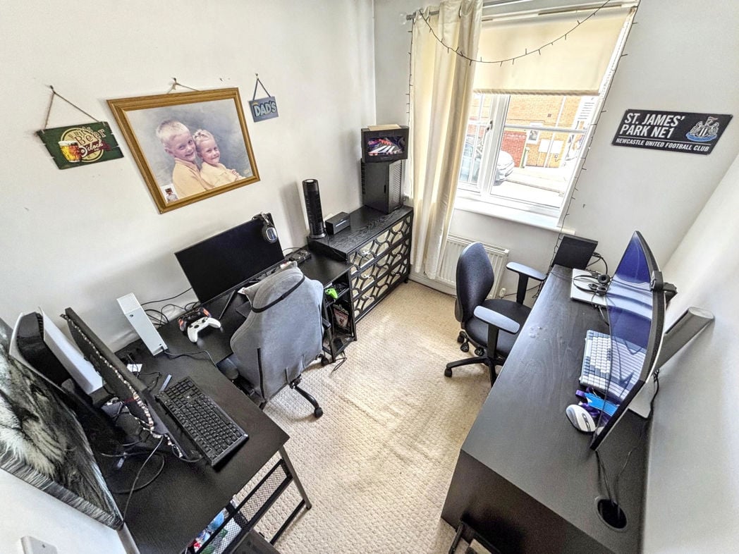 Property image 13 of 17