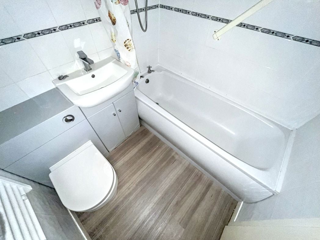 Property image 8 of 15