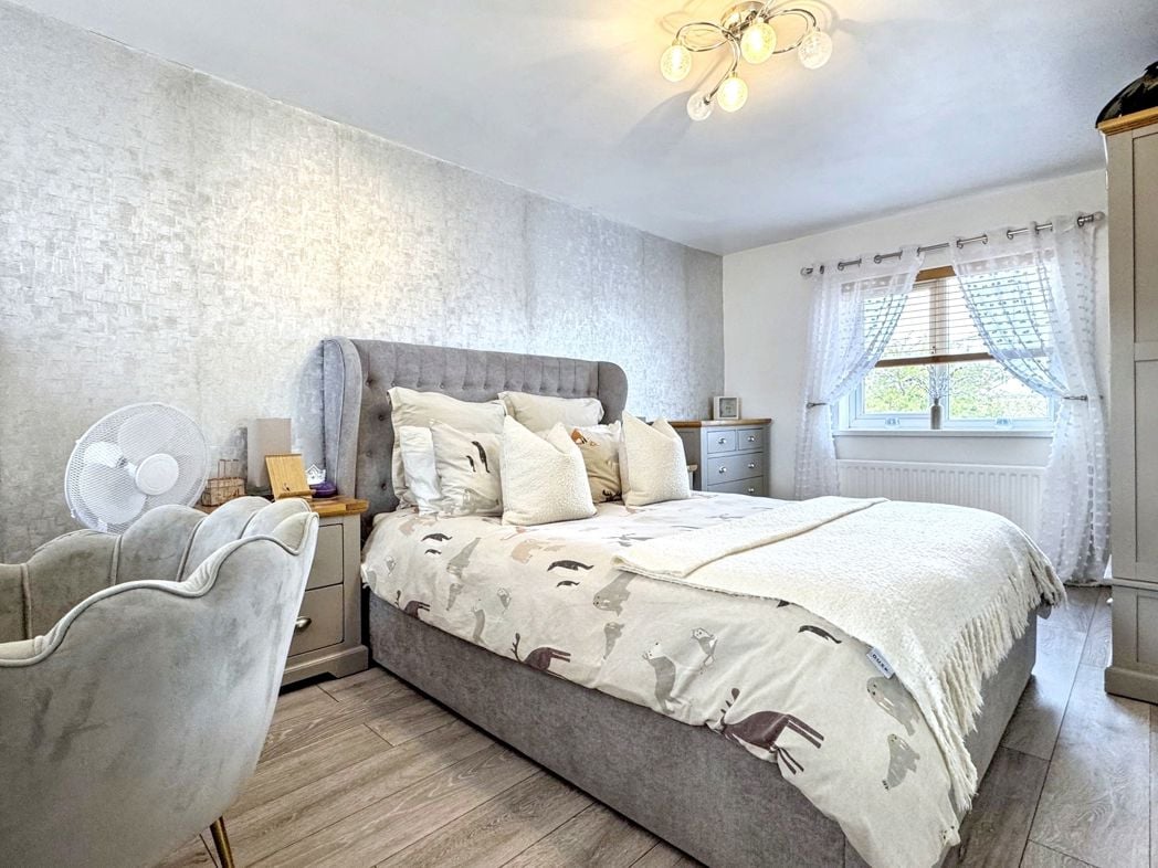 Property image 10 of 19