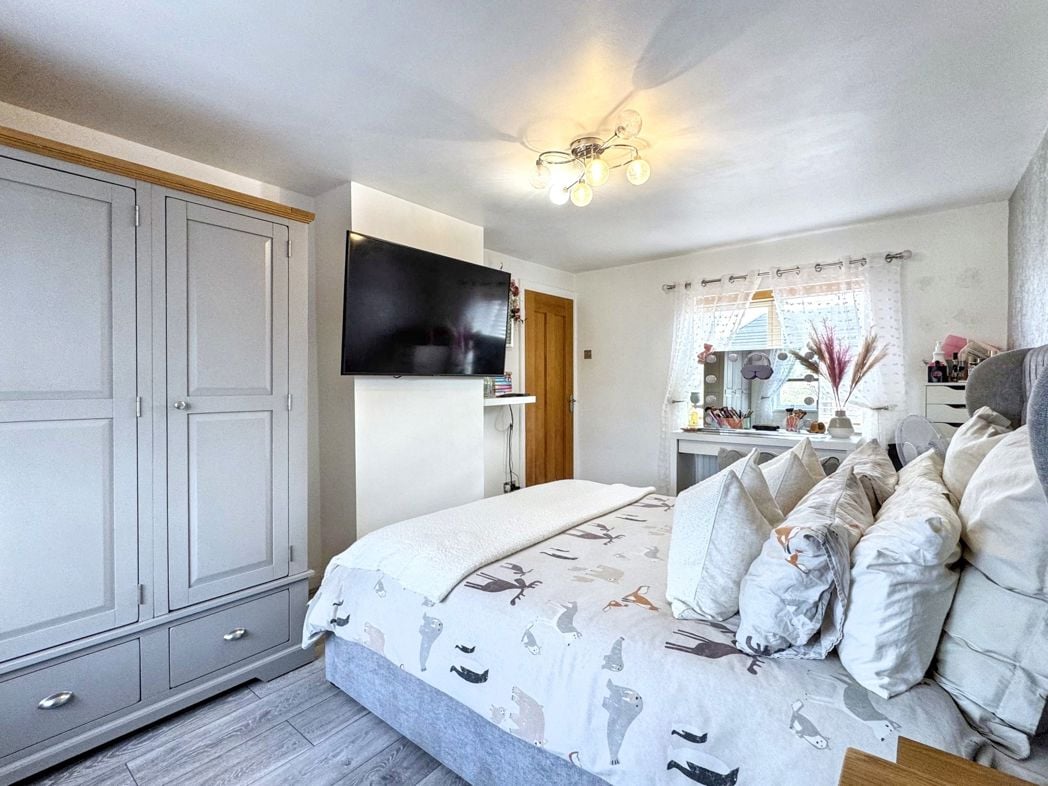 Property image 11 of 19