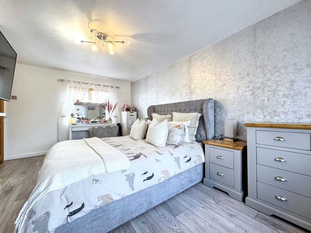 Property image 12 of 19