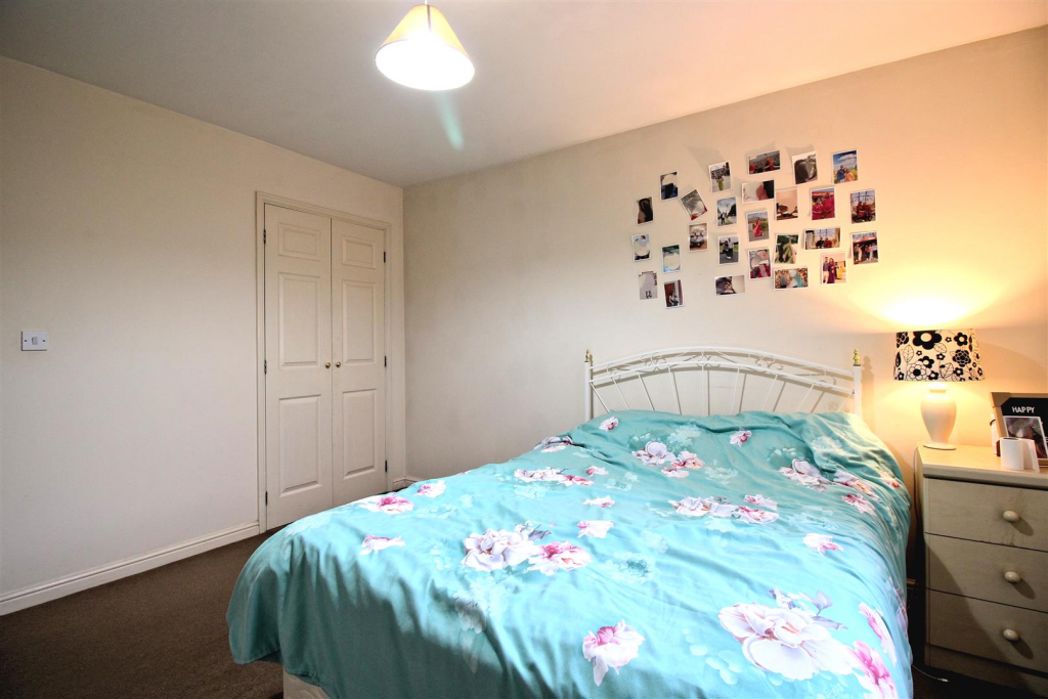 Property image 8 of 12