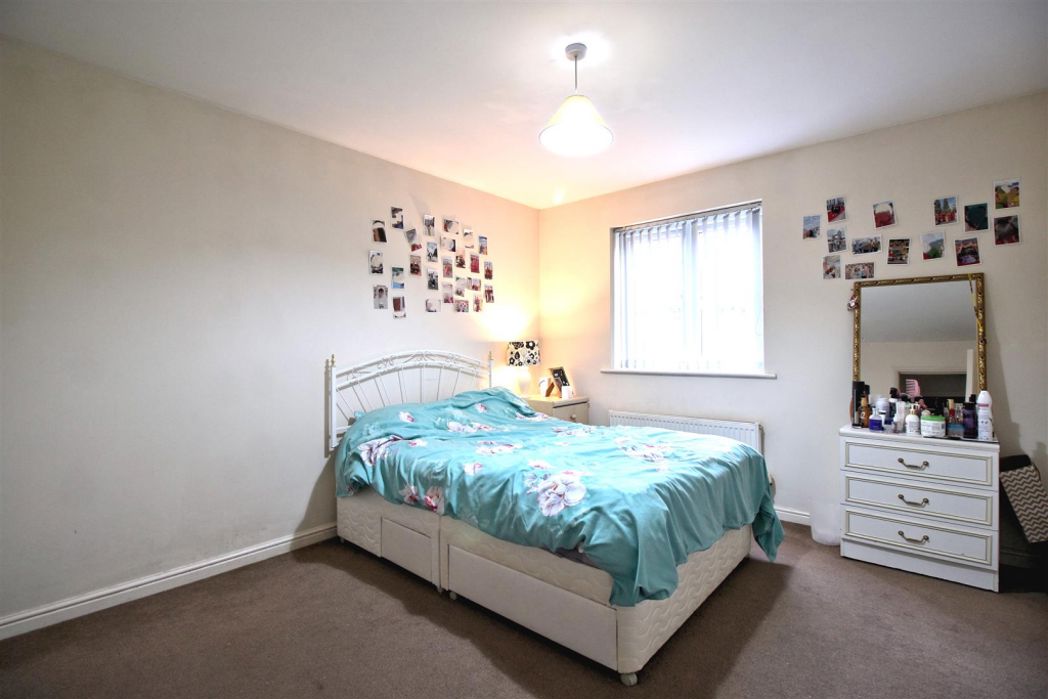Property image 9 of 12