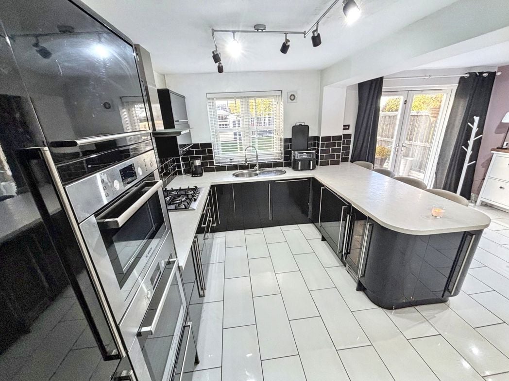 Property image 5 of 24