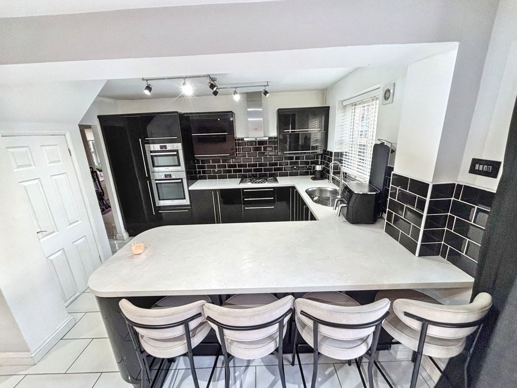 Property image 7 of 24