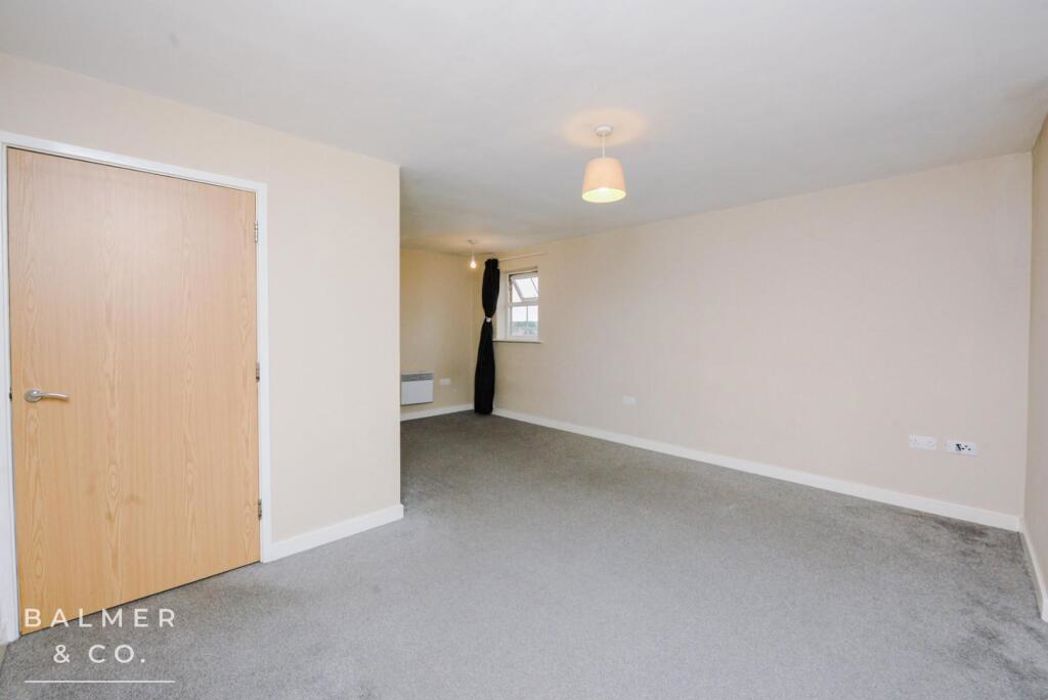 Property image 8 of 30