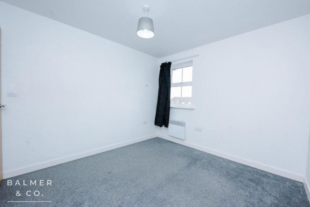 Property image 16 of 30