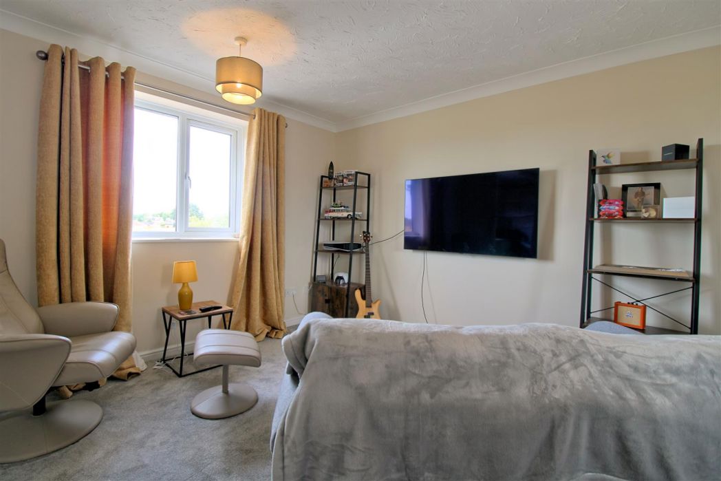 Property image 3 of 9
