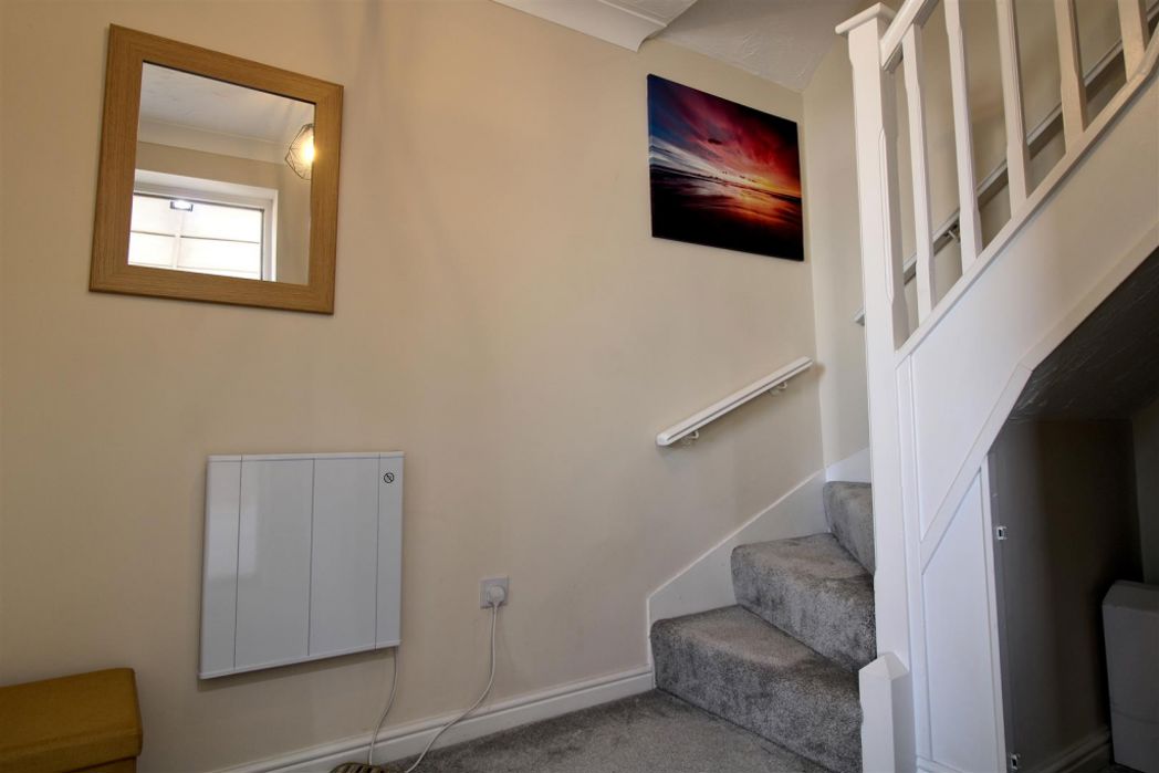 Property image 5 of 9