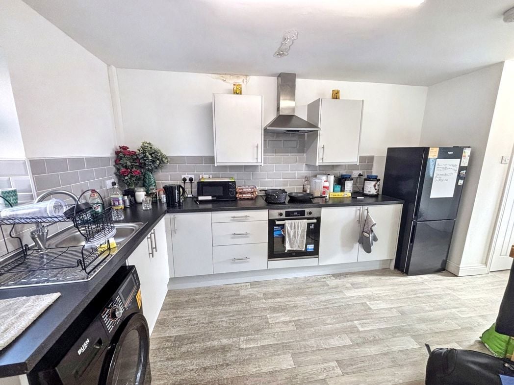 Property image 5 of 11