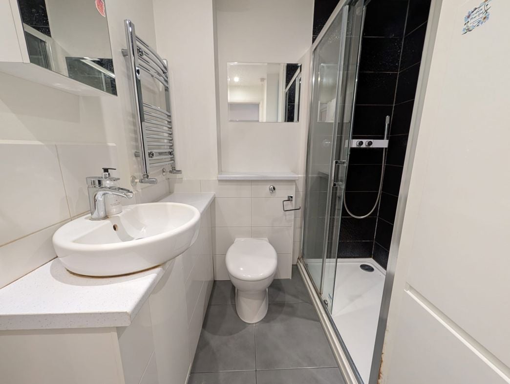 Property image 4 of 4